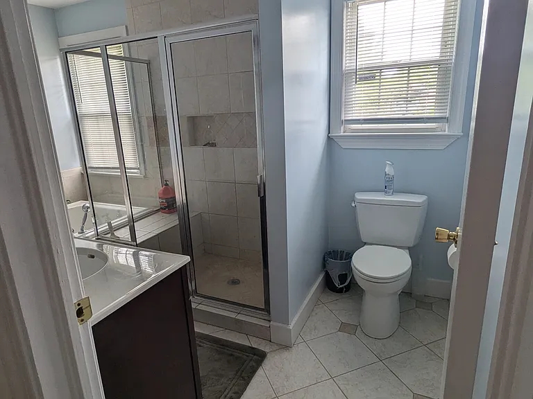 Downstairs bathroom with Jacuzzi Tub