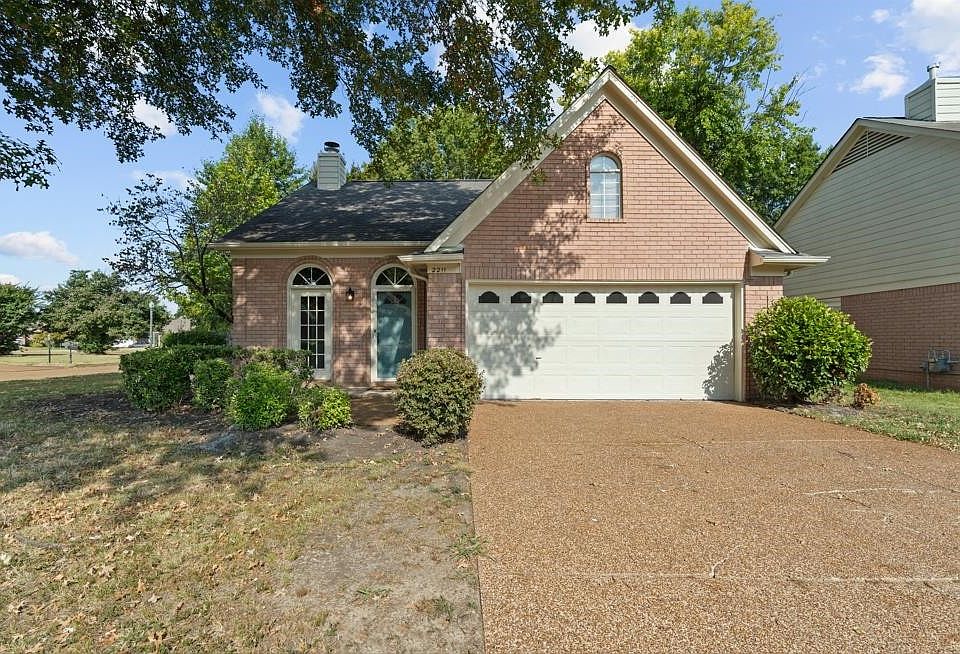 1st image of 2211 Lakehill Ct