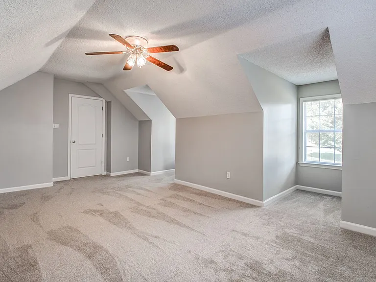 9461 Hickory Dr — Photo 38