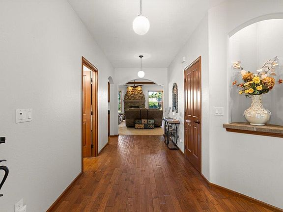 5th image of 3757 Sherwood Park Dr