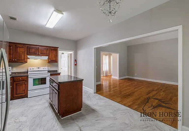 411 Timber Creek Dr — Photo 13
