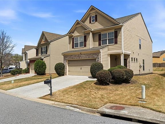 3rd image of 5960 Weddington Dr
