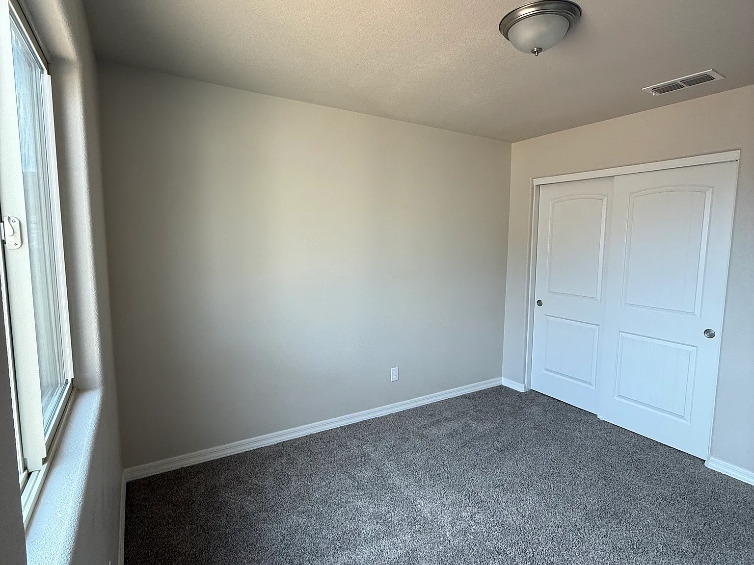 3 bed, 1205 sqft, $1,575 — Photo 4