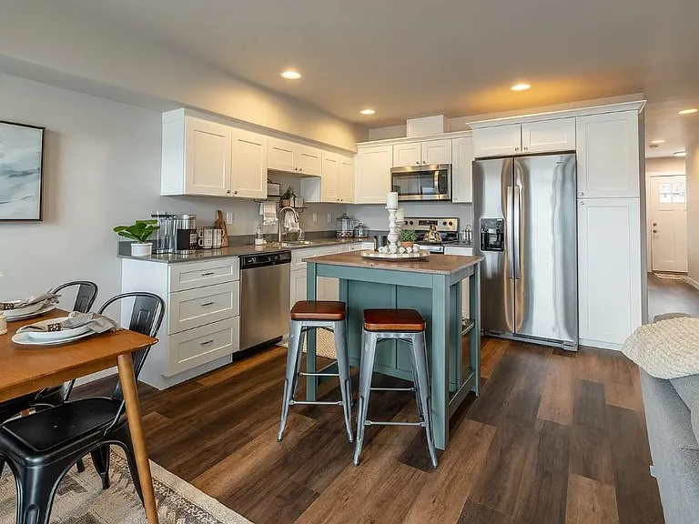 14th Street Townhomes — Photo 4