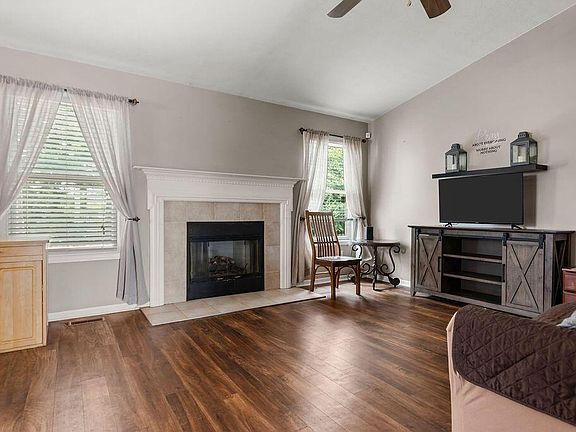 5th image of 2352 Boston Mills Dr