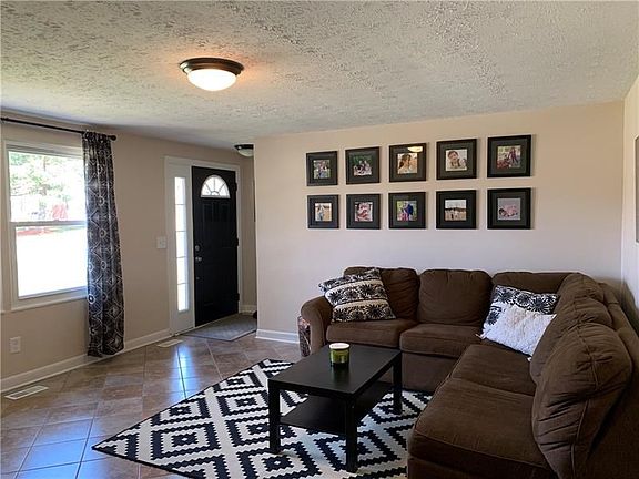 3rd image of 500 Quail Dr