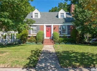 96 Foster Ave, Valley Stream, NY 11580