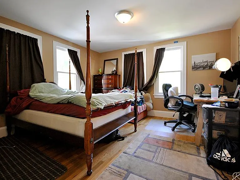 29 Woodstock Ave #2 — Photo 14