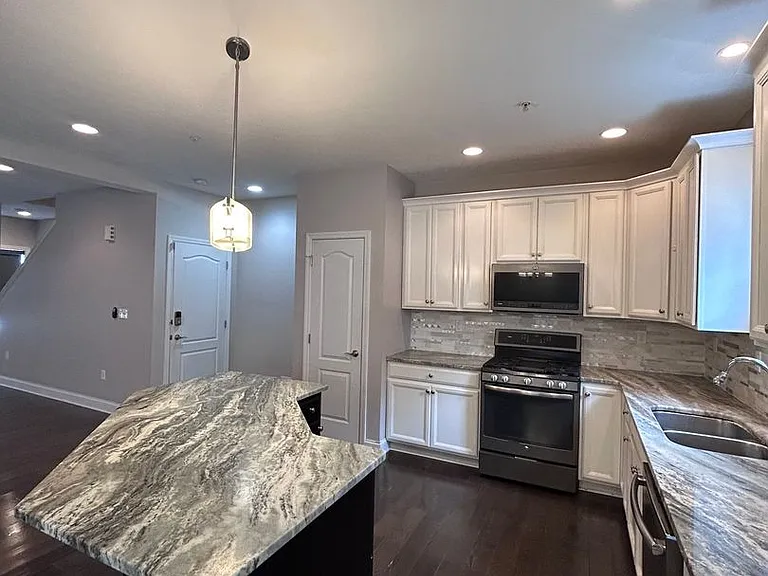 826 Spring Garden Ave — Photo 7