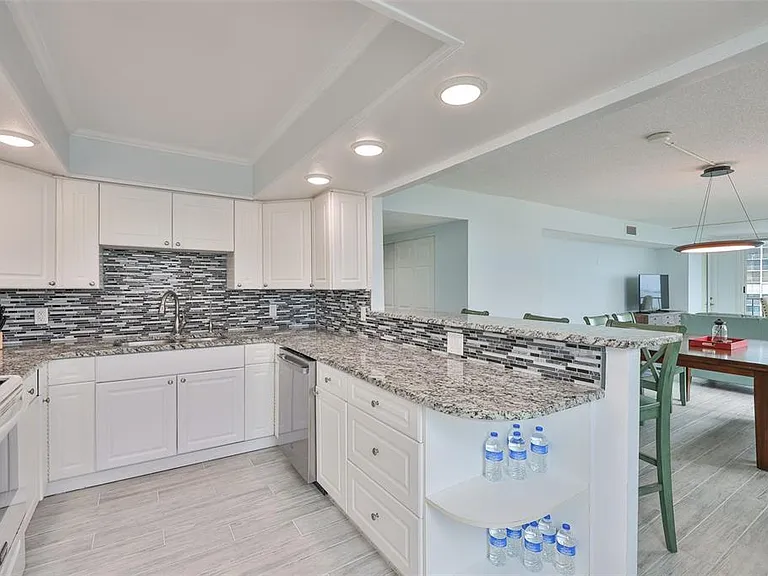 1400 Gulf Blvd #704 — Photo 10
