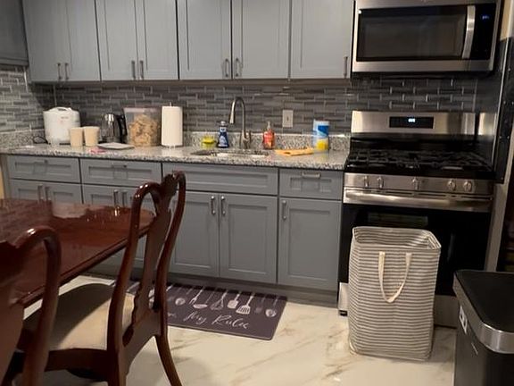4th image of 2839 Hinsdale Dr