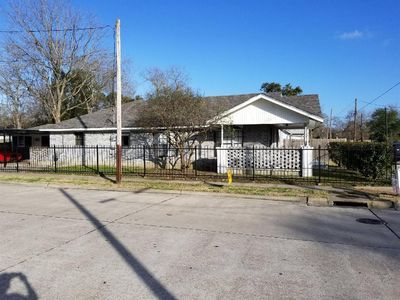 400 E Adoue St, Baytown, TX, 77520