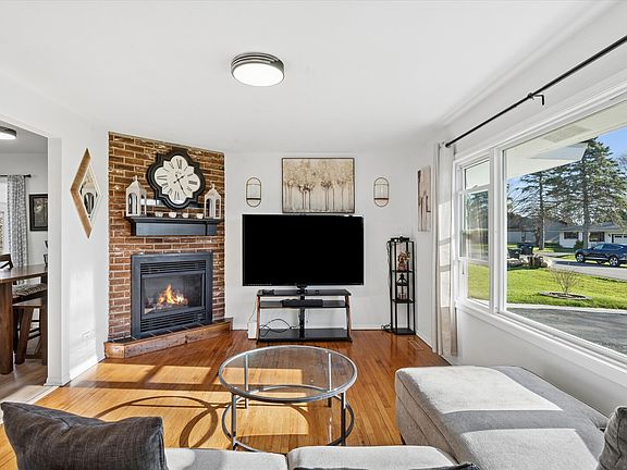2nd image of 4709 William St