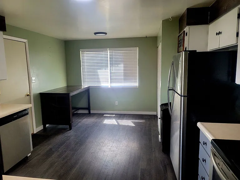 776 W Sage St — Photo 3