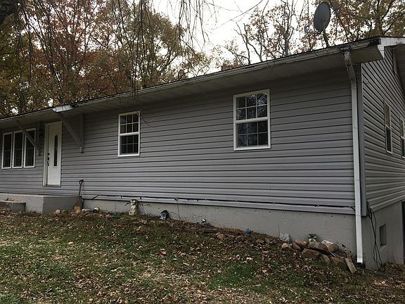 5th image of 46 Dogwood Ln