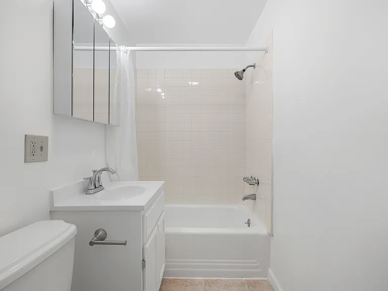 908 S Kenmore Ave #1 — Photo 10