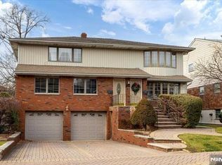 1519 10th St Floor 2, Fort Lee, NJ 07024