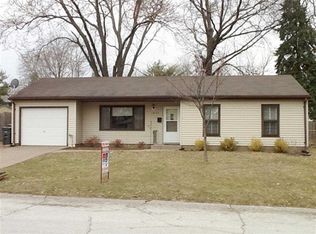 1430 Lakewood Dr, Bettendorf, IA 52722