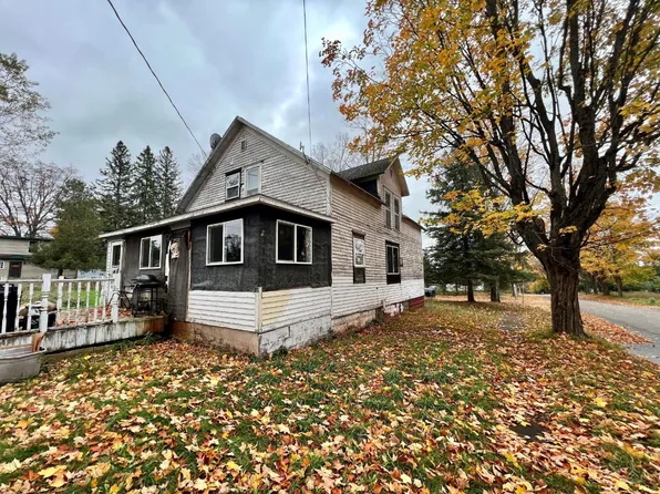 516 3rd St, Alpha, MI 49902