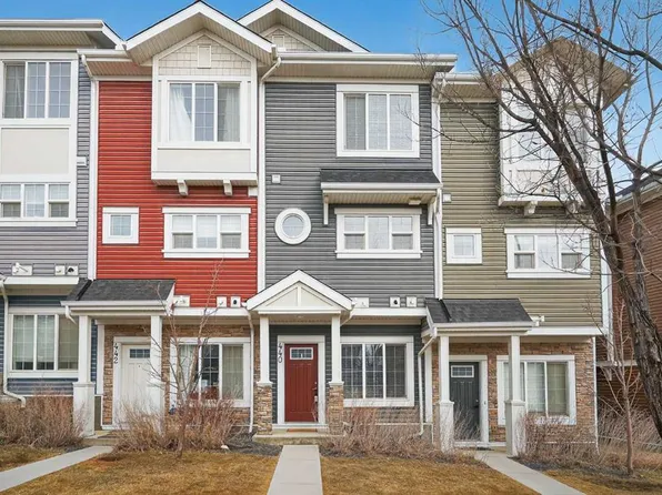 440 SW Nolan Hill Blvd NW, Calgary, AB T3R 0X2