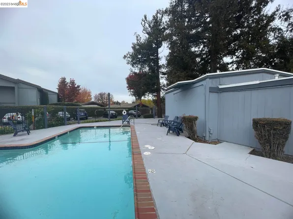 1380 Tree Garden Pl, Concord, CA 94518