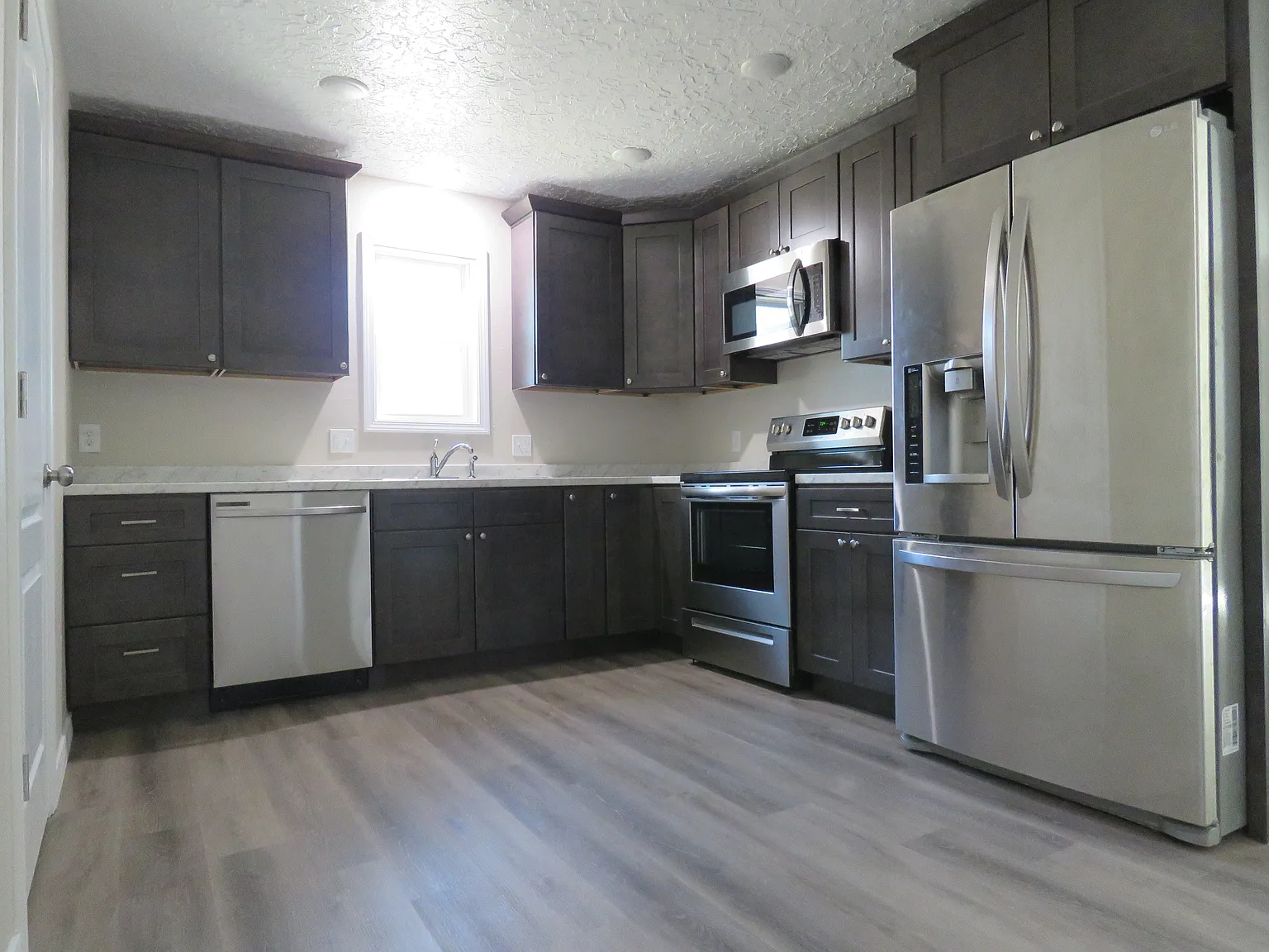 3 bed, 1231 sqft, $1,200 — Photo 3
