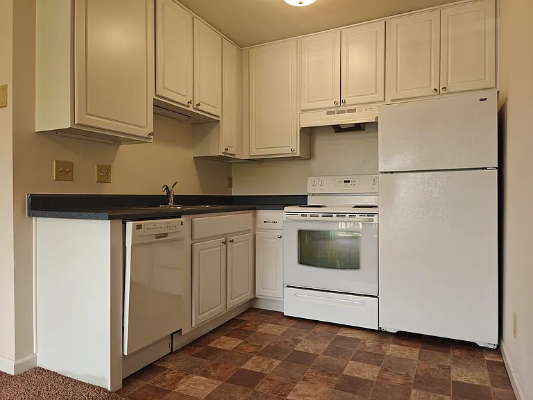 232 Pierce St — Photo 2