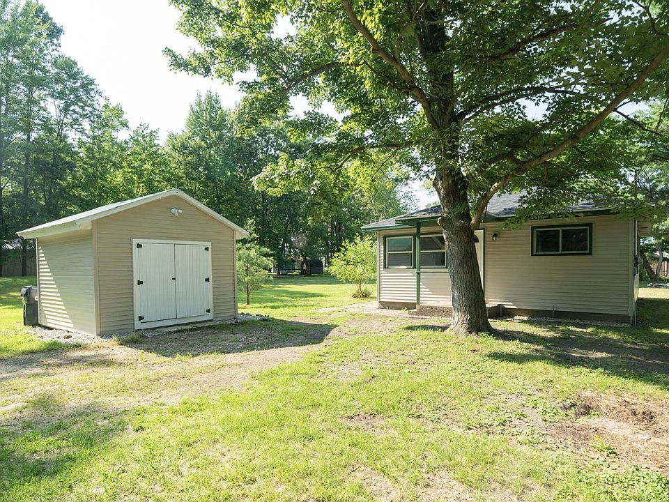 1st image of 46860 Sycamore Dr