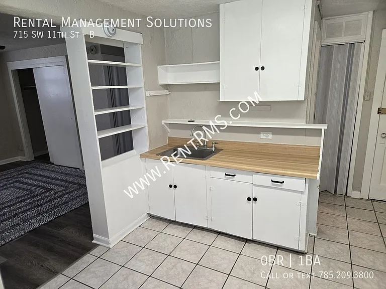 715 SW 11th St #B — Photo 8