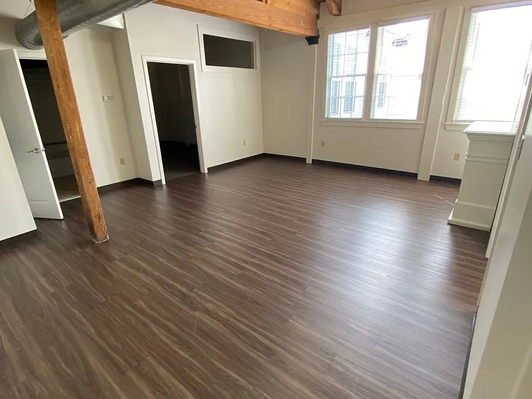 Emerson Shoe Lofts — Photo 5