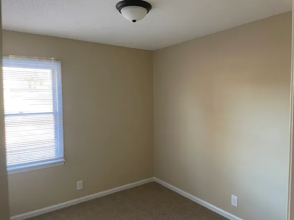 303 Durham St, Clayton, NC 27520