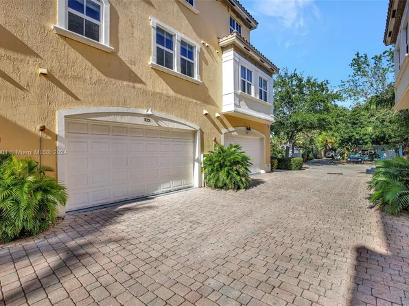 835 NE 16th Ter, Fort Lauderdale, FL 33304