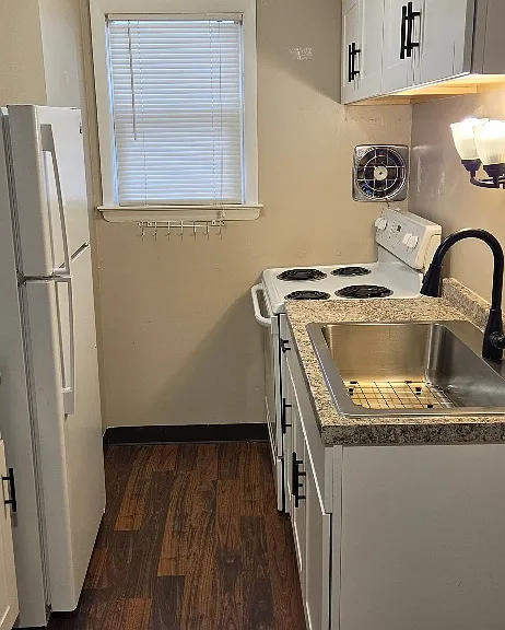 376 Hudson Ave #7777 — Photo 4