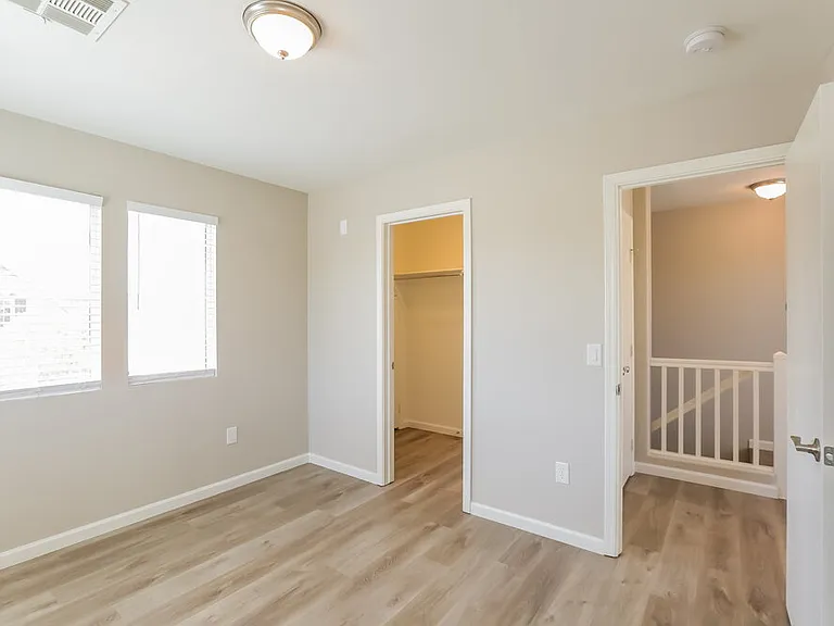 7218 S 39th Dr — Photo 14