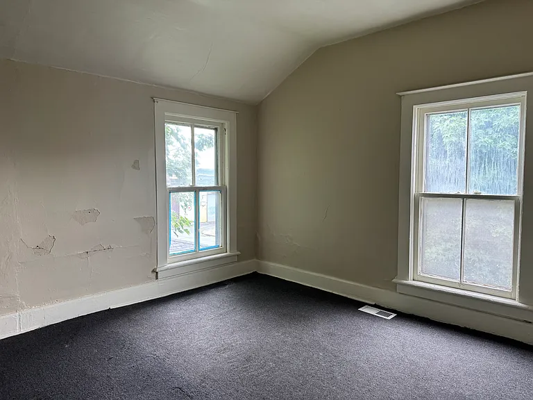 1802 Ferry Ave — Photo 5