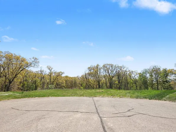 4277 Trail View Dr NE, Grand Rapids, MI 49525