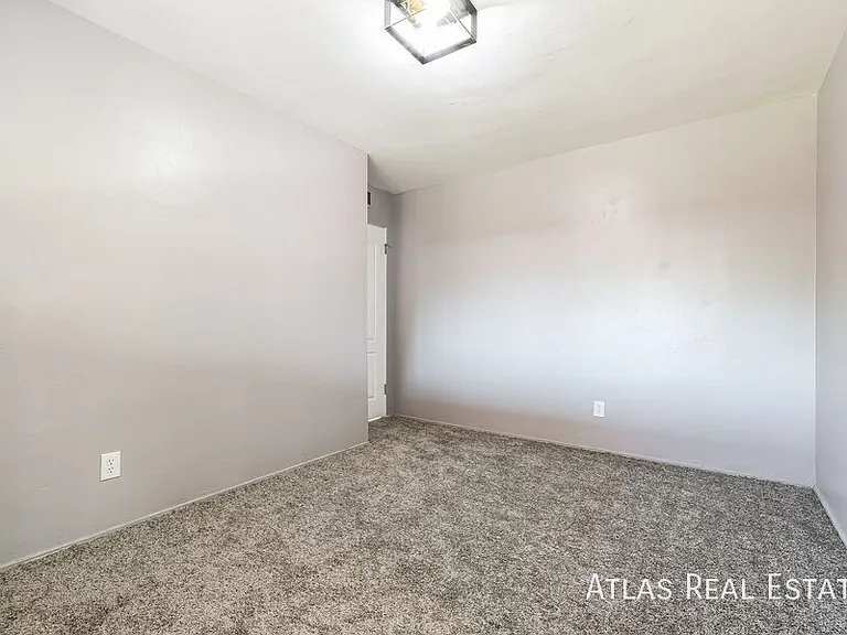 1620 Phoenix Ct — Photo 8