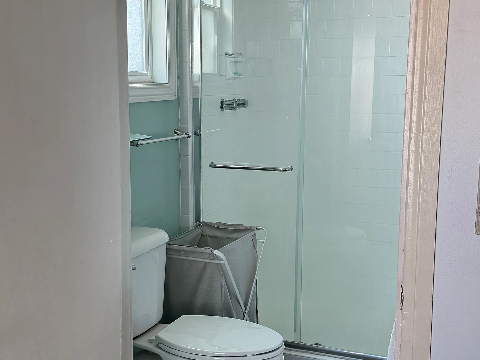 4 bed, 1921 sqft, $5,150 — Photo 3