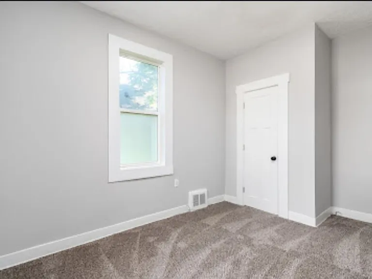 5411 N 24th St — Photo 11