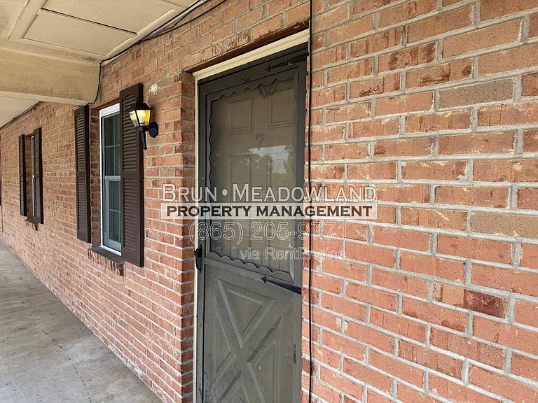 128 Lynnwood Dr #7 — Photo 2