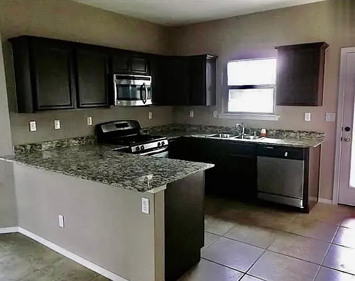 12928 Hueco Cave Dr — Photo 6