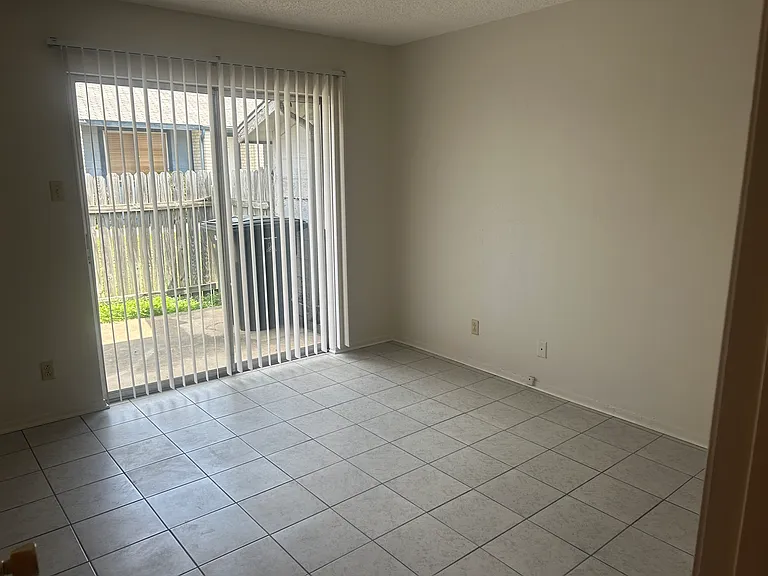 1307 Willow Springs Rd #B — Photo 7