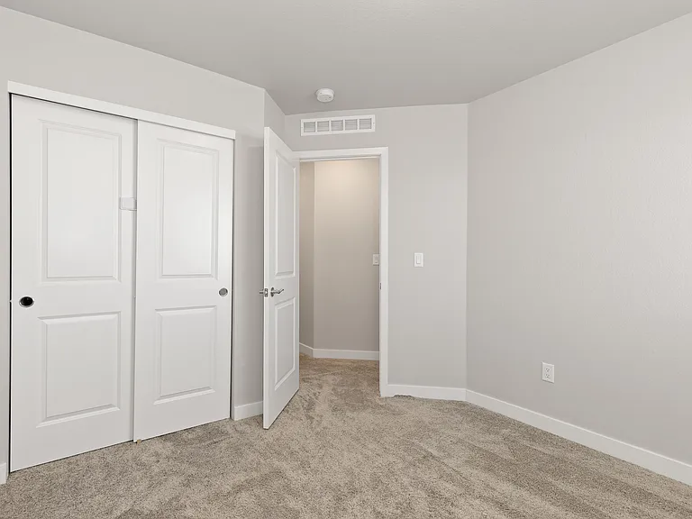 958 Colorado River Ave — Photo 21