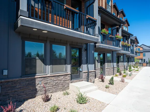 20528 NE Empire Ave, Bend, OR 97701