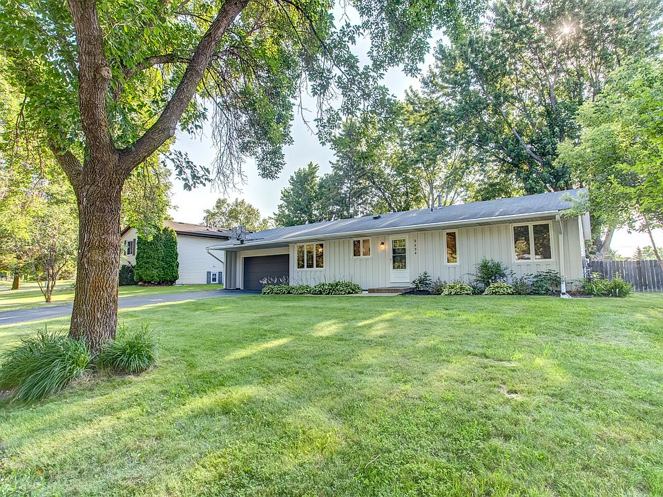 1st image of 9554 Glacier Ln N