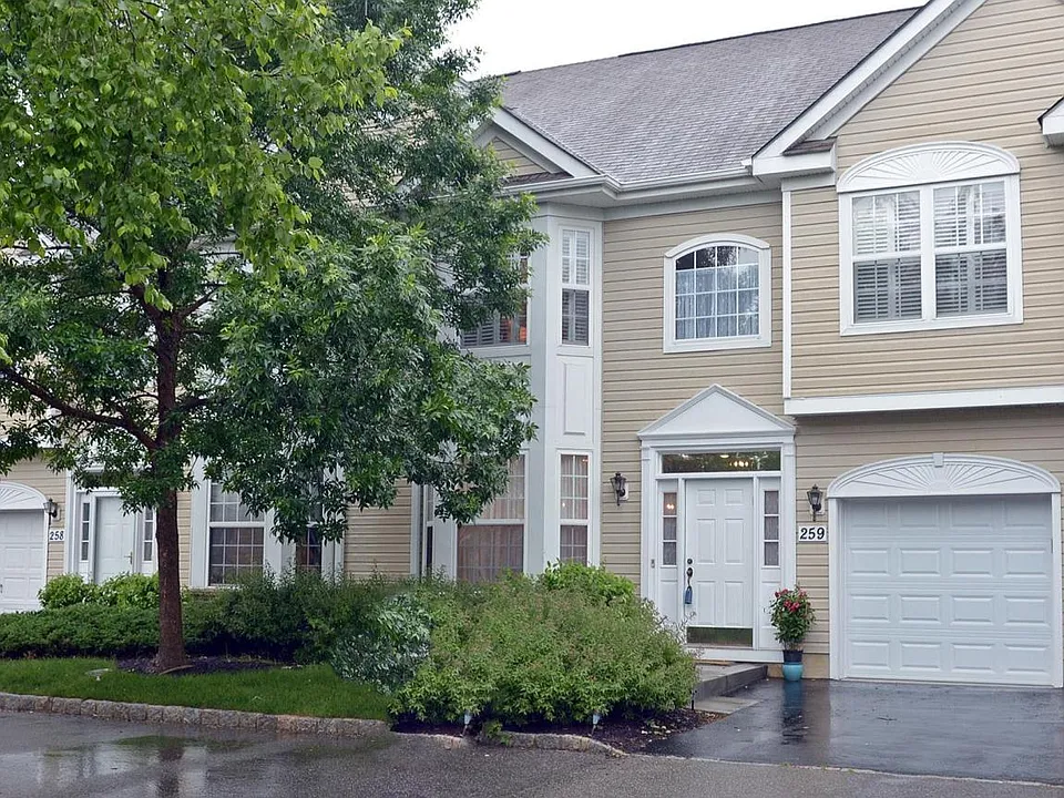 259 Shinnecock Dr