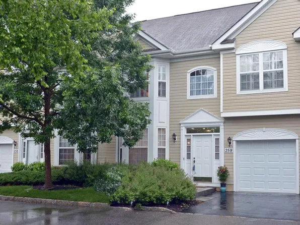 259 Shinnecock Dr, Manalapan, NJ 07726