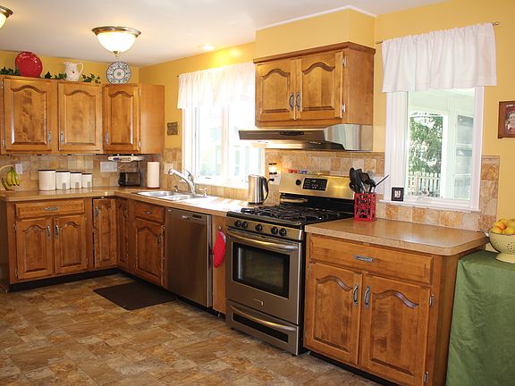 4th image of 593 Deerfield Dr