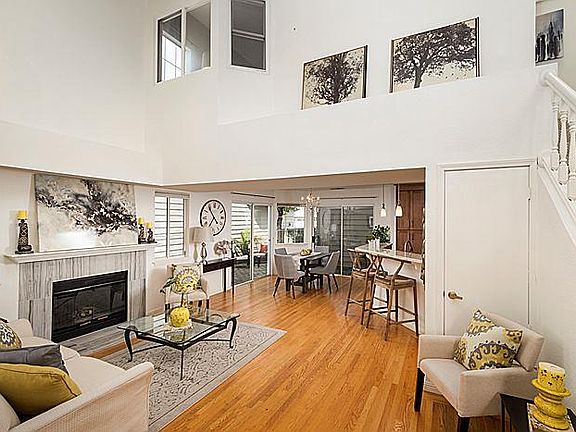 4th image of 305 Starfish Ln