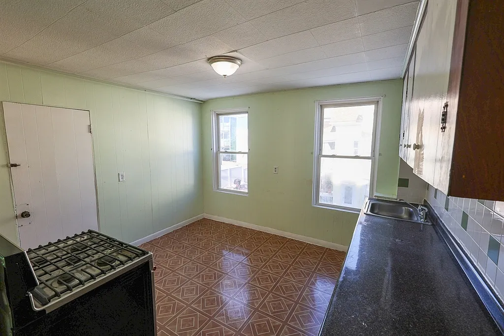 Building Photo - 37 Clarkson St #1